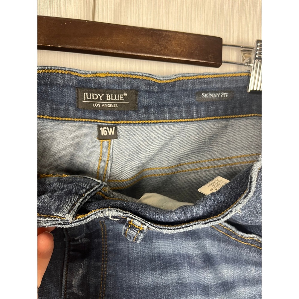 Judy Blue Skinny Fit Jeans 16W Blue Distressed Raw Hem Casual Lived In - Picture 5 of 11